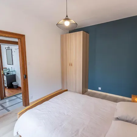 Aux Cerfs Des Vignes - Groupe *